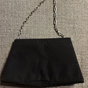 Elegant Gap Black Chain Shoulder Bag